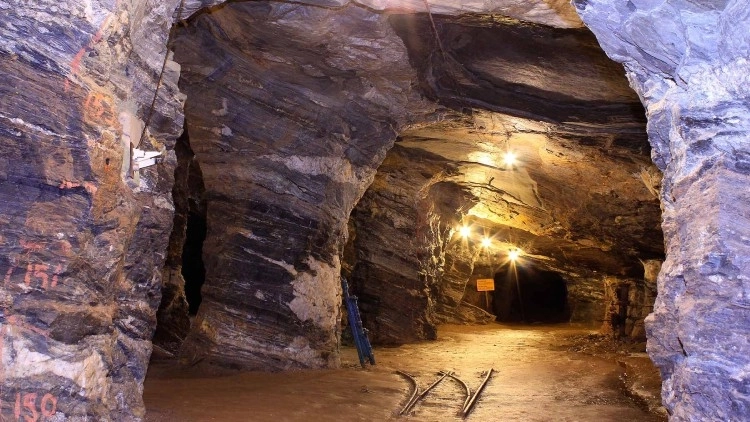 Mariana: Cachoeira do Sibr&atilde;o, Centro Hist&oacute;rico e Mina da Passagem (N&iacute;vel F&aacute;cil)